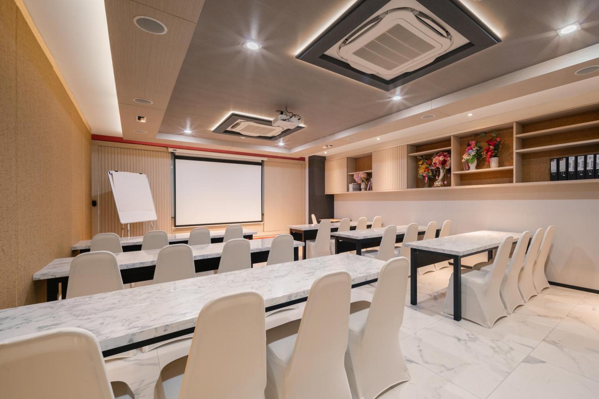 Samyan Serene Hotel Bangkok Ngoại thất bức ảnh