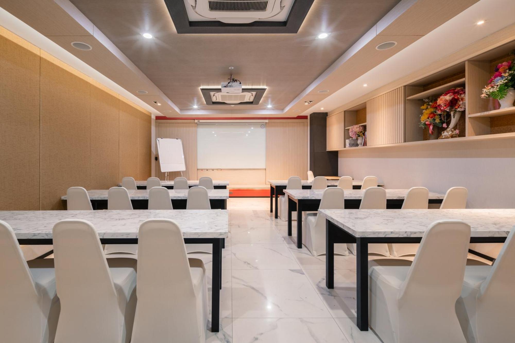 Samyan Serene Hotel Bangkok Ngoại thất bức ảnh